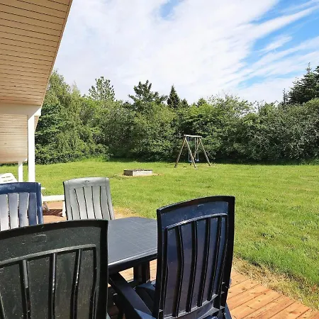 6 Person In Bindslev-by Traum